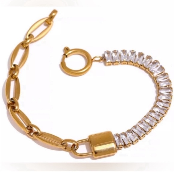 Gold Plated Waterproof Lock Chain Bling Cubic Zirconia Bracelet Sparkly New - Picture 1 of 11